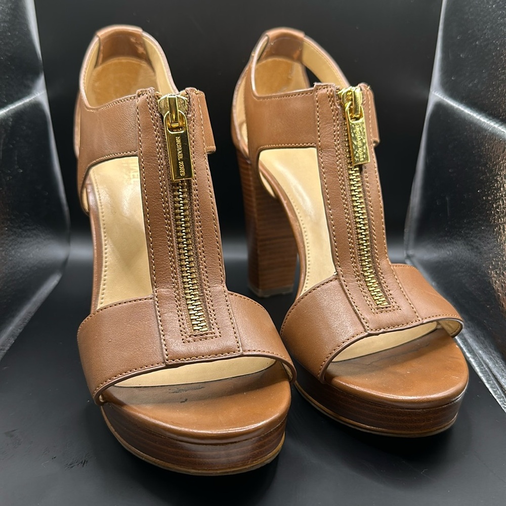 Michael Kors Berkley saddle Brown platform sandals size 6.5